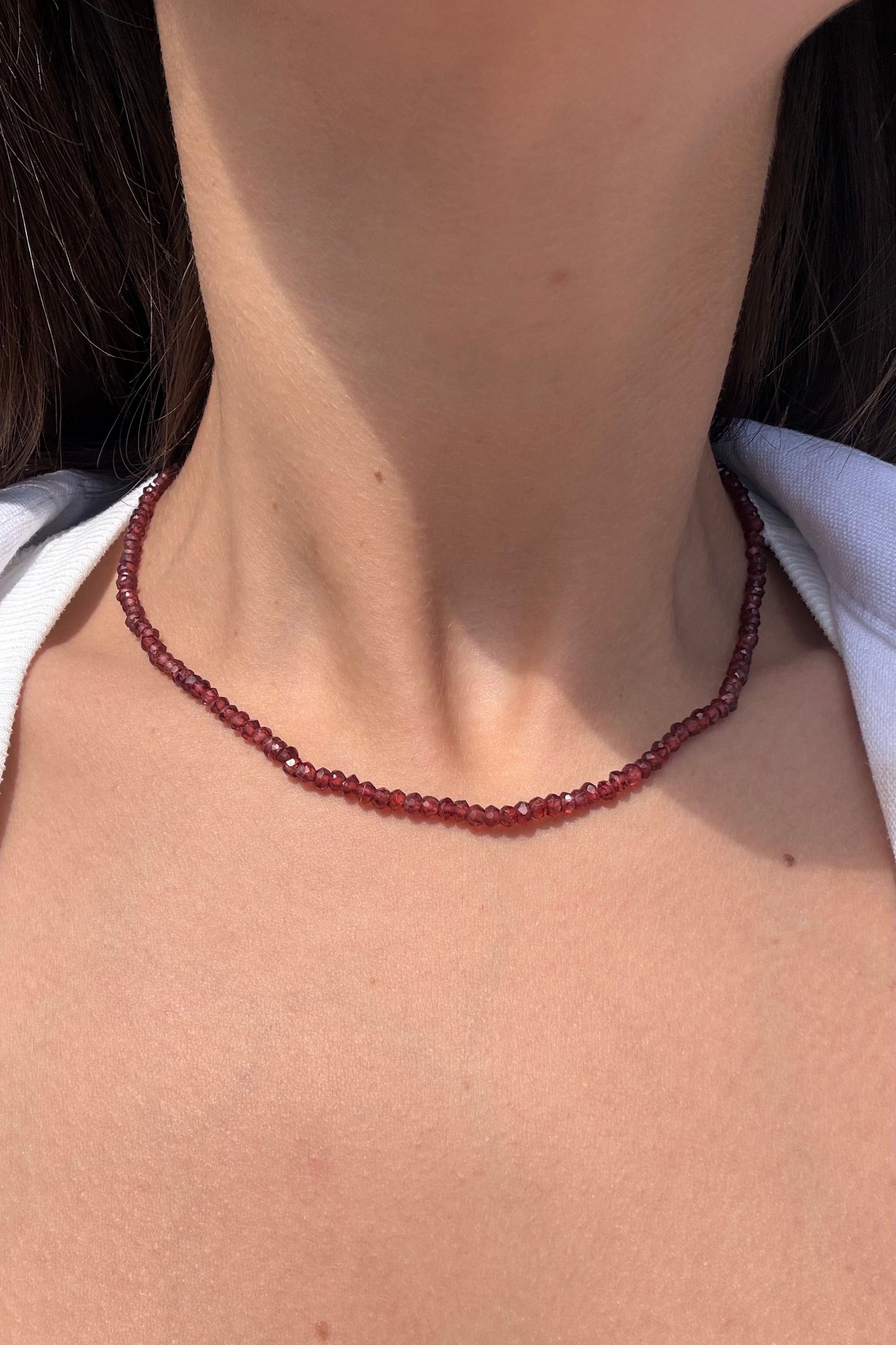 Collana Granato