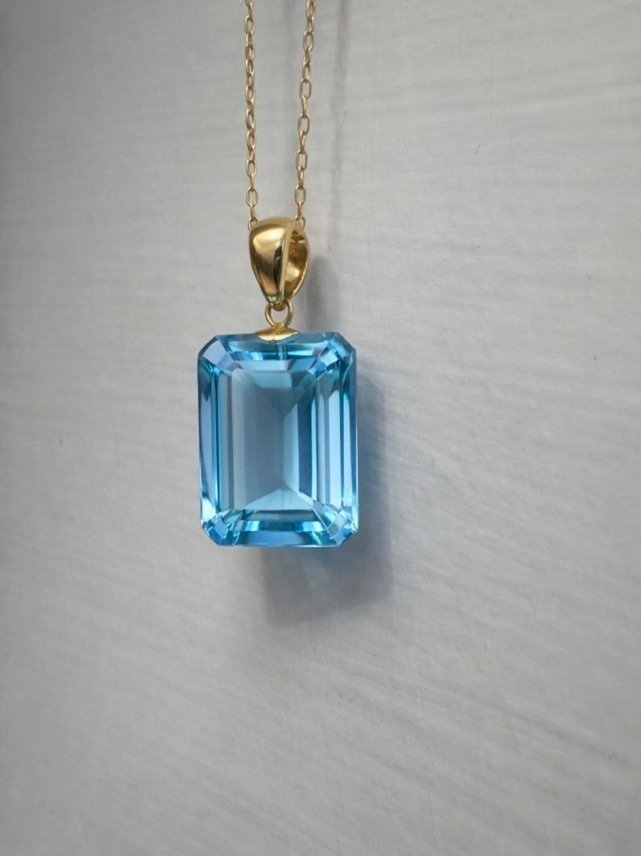 Collana Pendente Topazio Azzurro Taglio Smeraldo